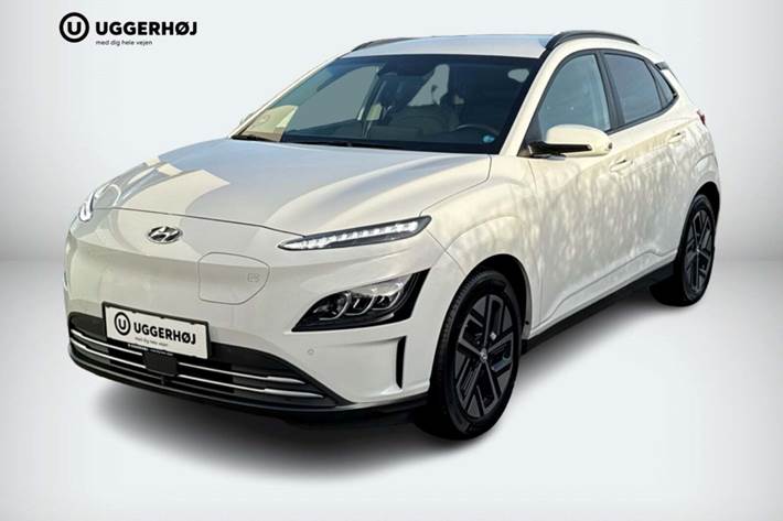Hvid Hyundai Kona fra 2022 set udefra