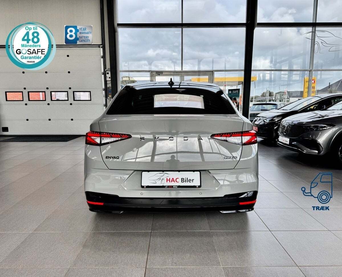Grå Skoda Enyaq fra 2026