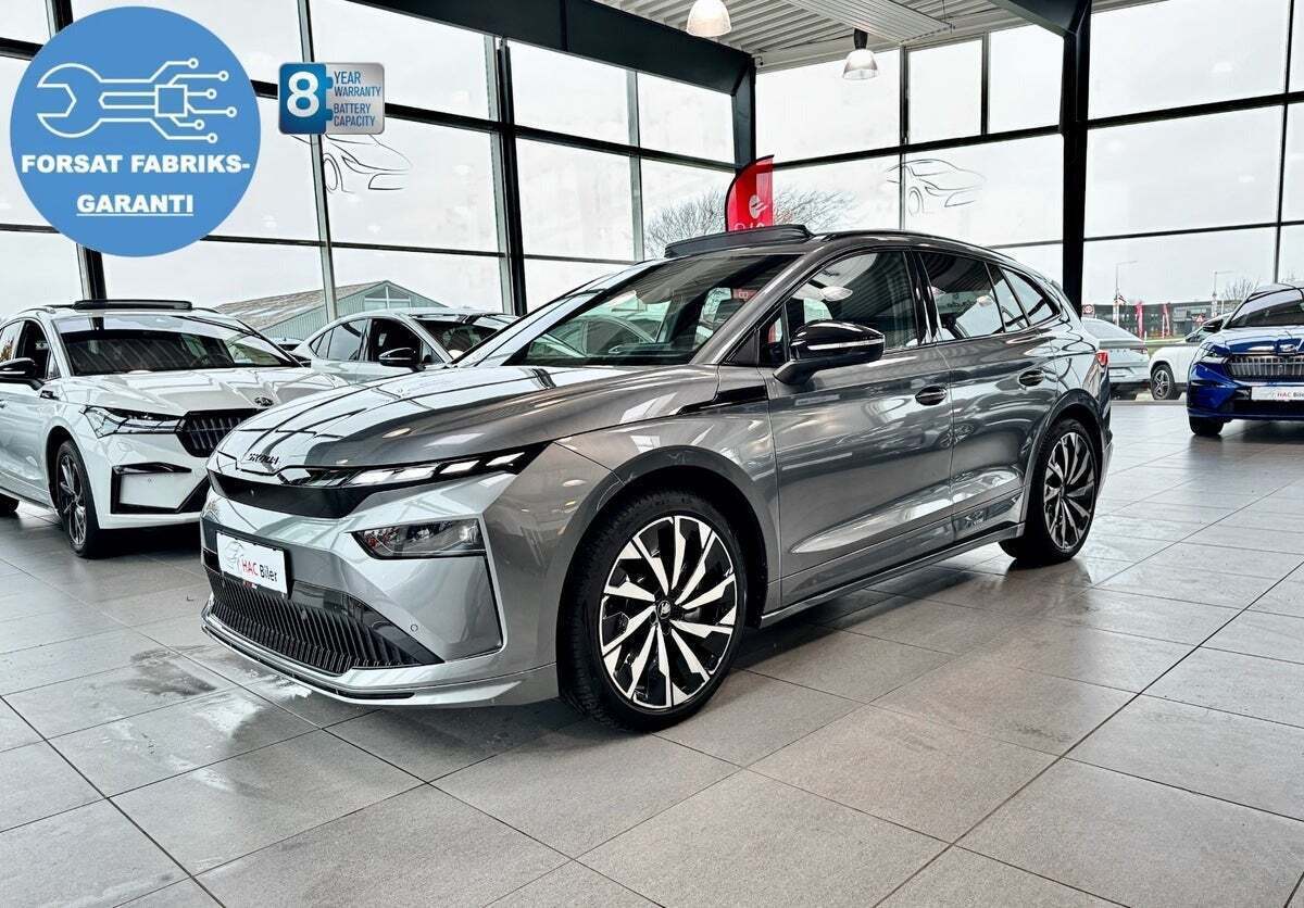 Grå Skoda Enyaq fra 2026 set udefra