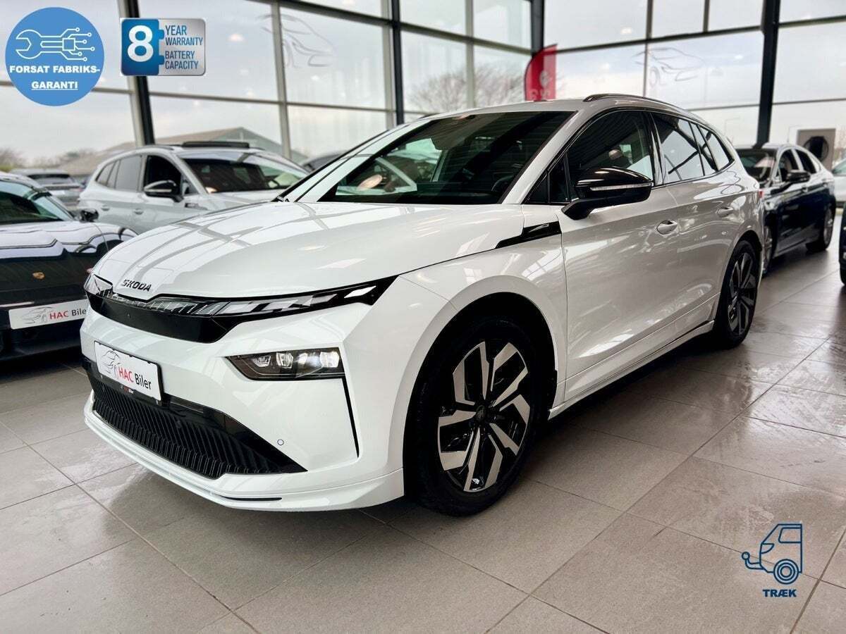 Hvid Skoda Enyaq fra 2026 set udefra