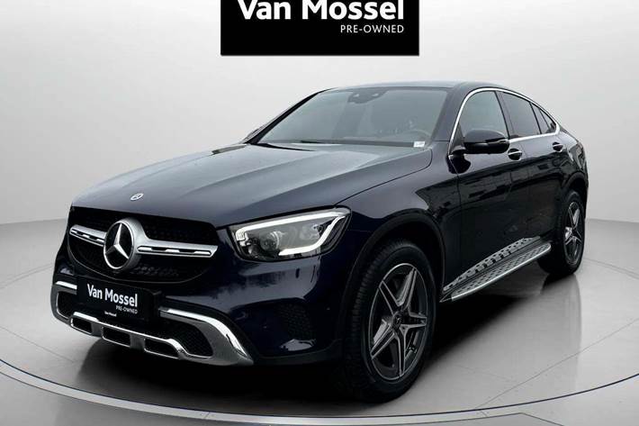 Blå Mercedes GLC300 de fra 2022 set udefra