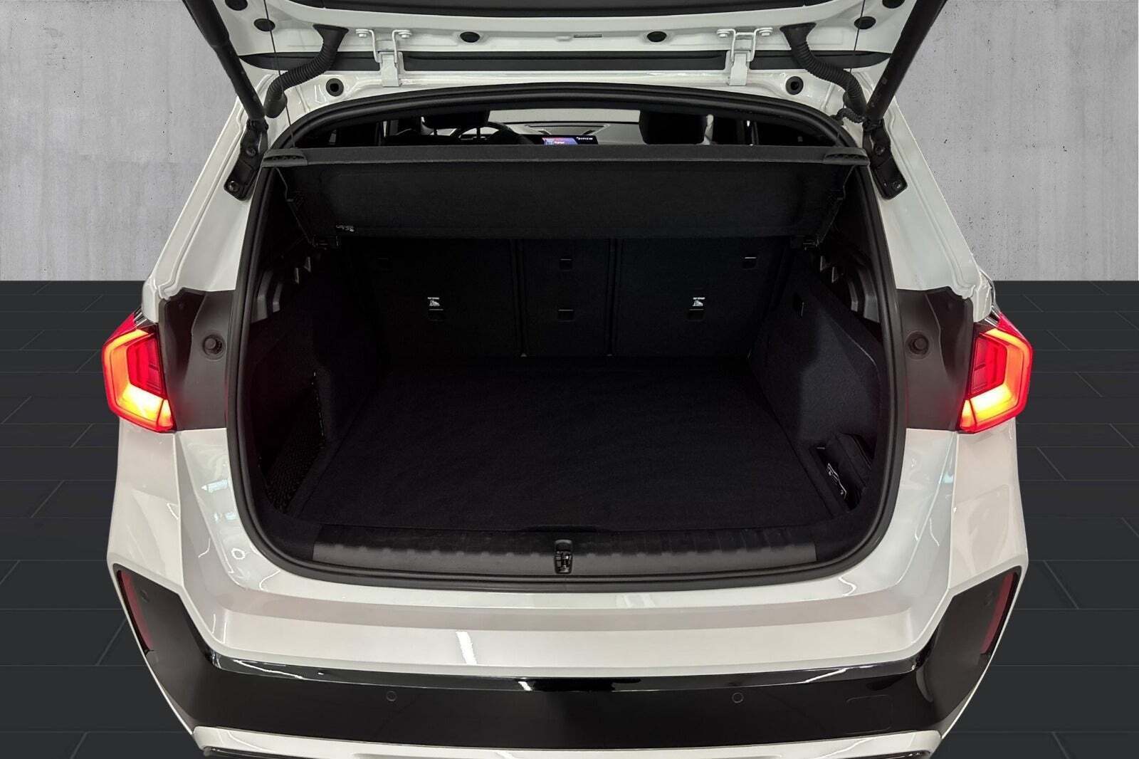 Hvid BMW iX1 fra 2023