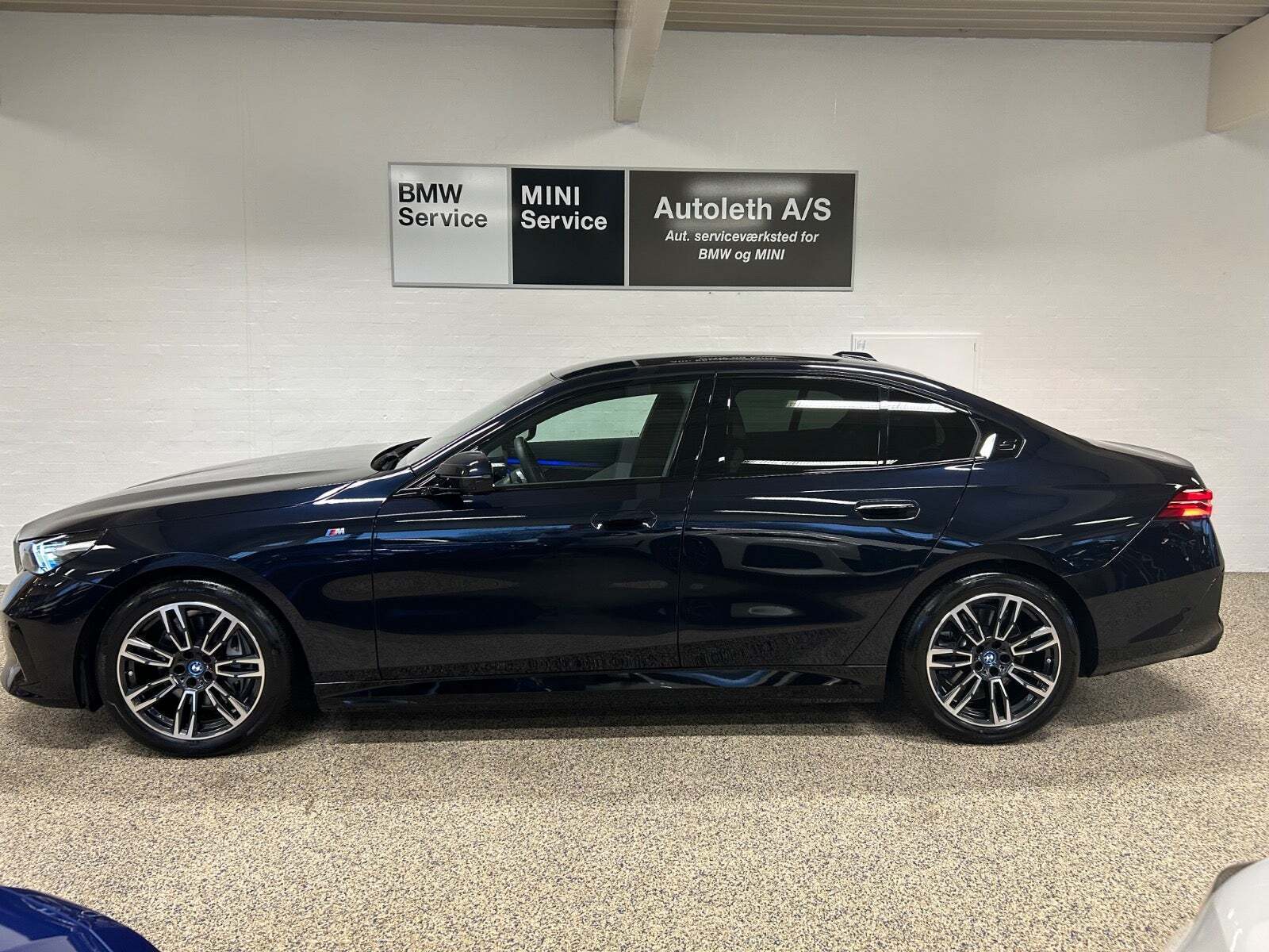 BMW i5 eDrive40 Fully Charged M-Sport