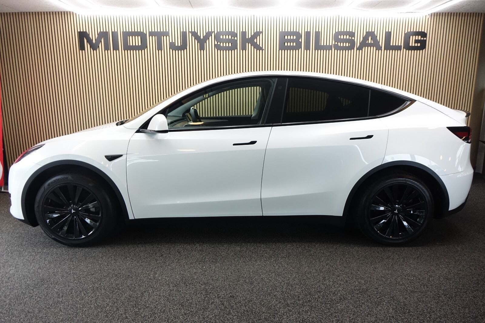 Tesla Model Y Long Range AWD