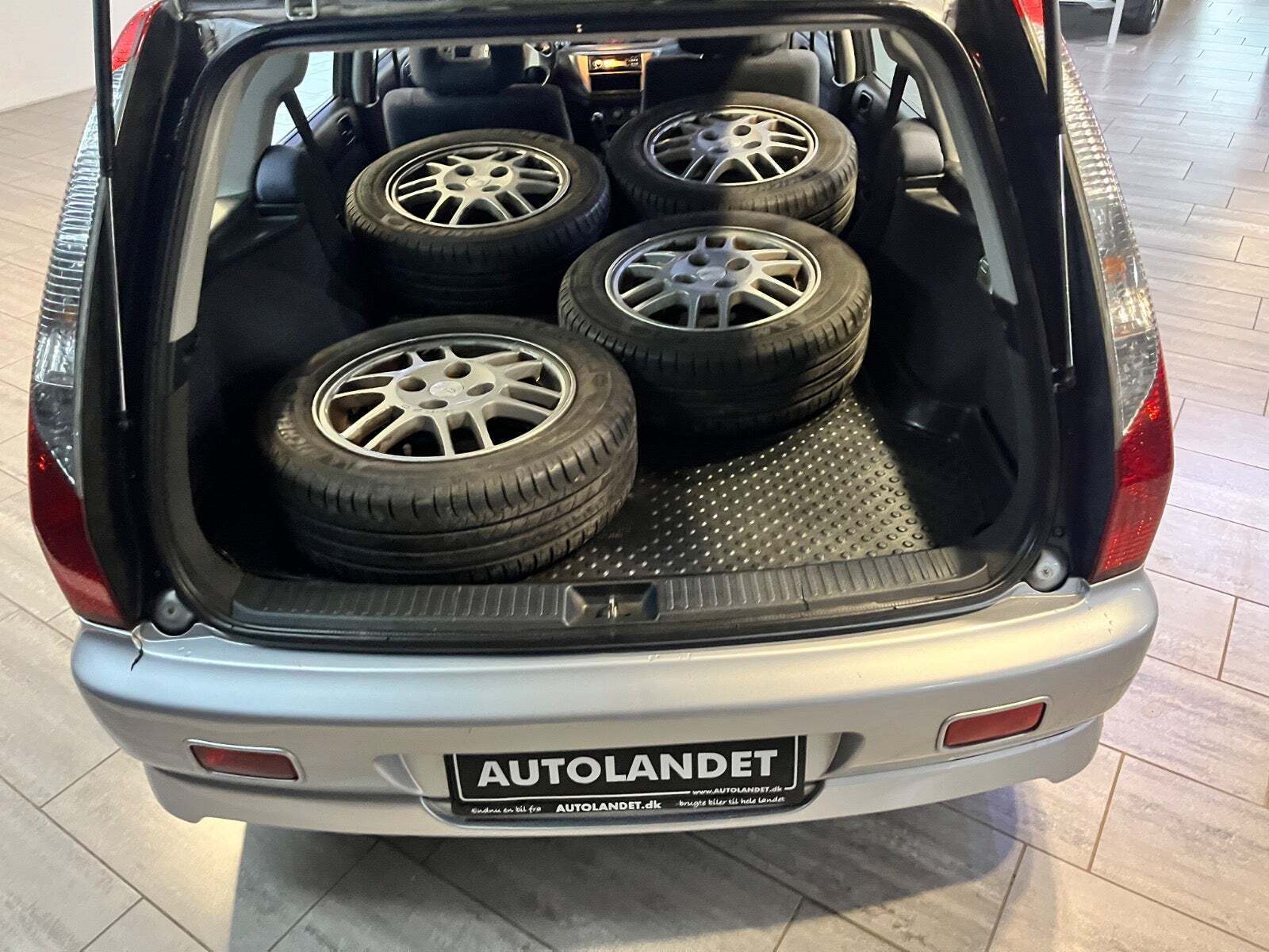 Mitsubishi Lancer 1,6 Comfort stc.