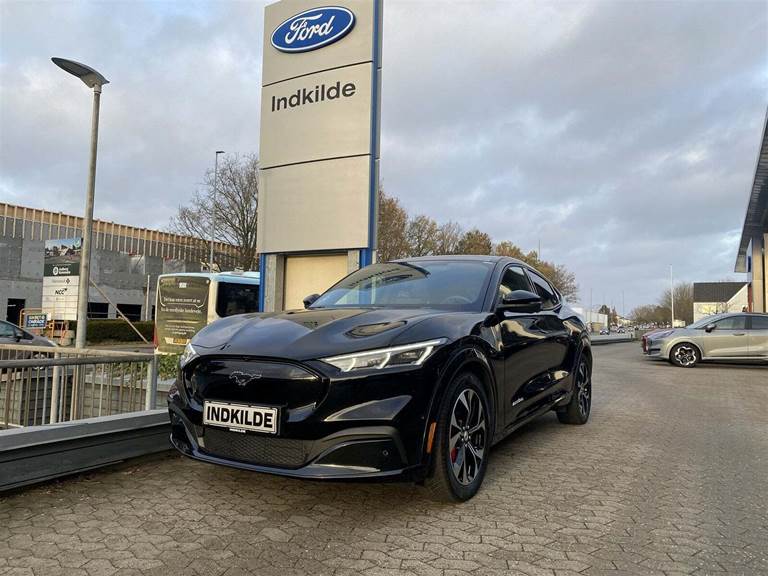 Ford Mustang Mach-E 70 Premium Standard Range AWD