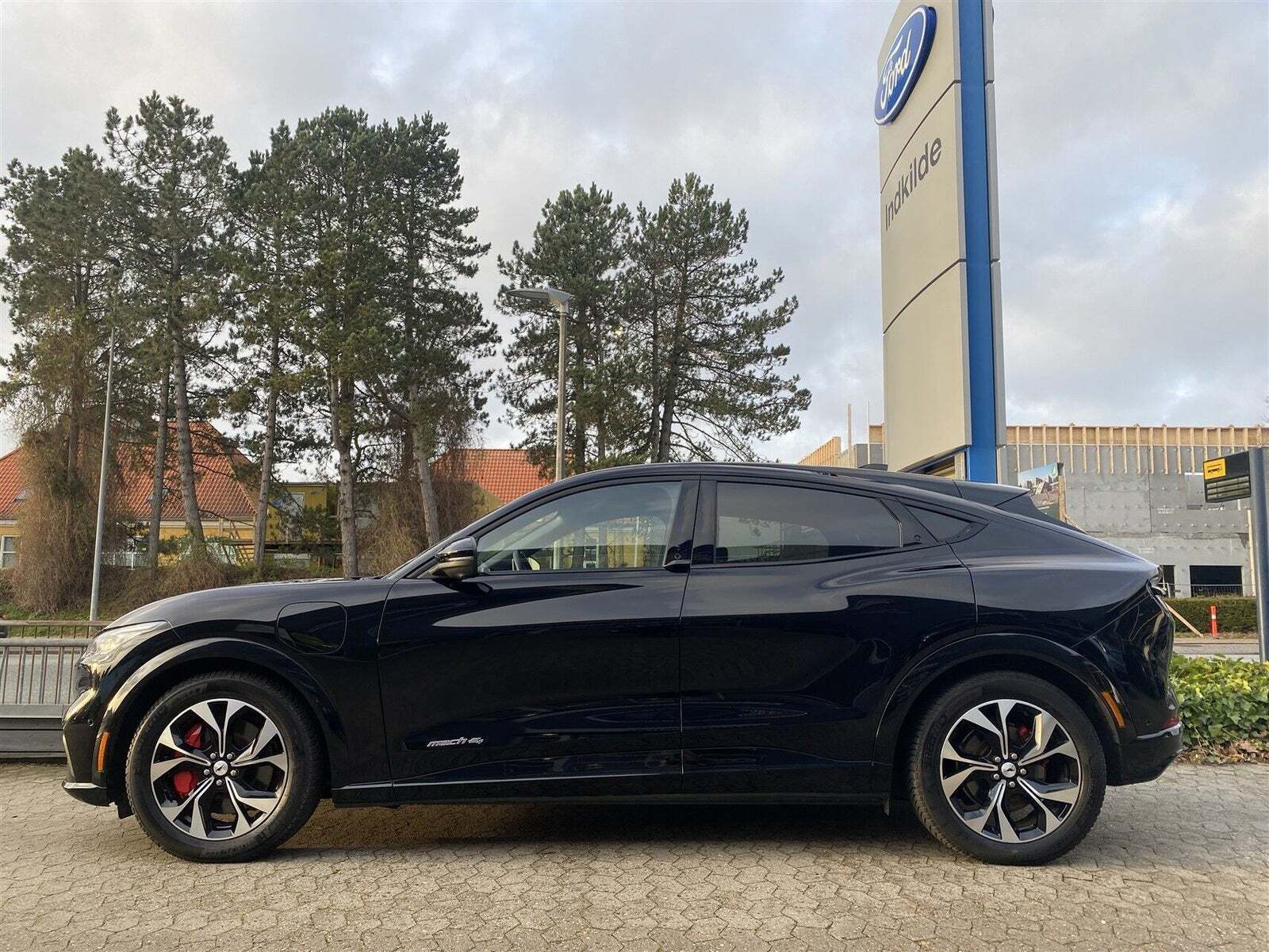 Ford Mustang Mach-E 75 Premium Standard Range AWD