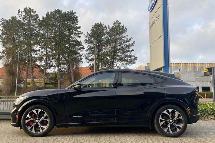 Sort Ford Mustang Mach-E fra 2023