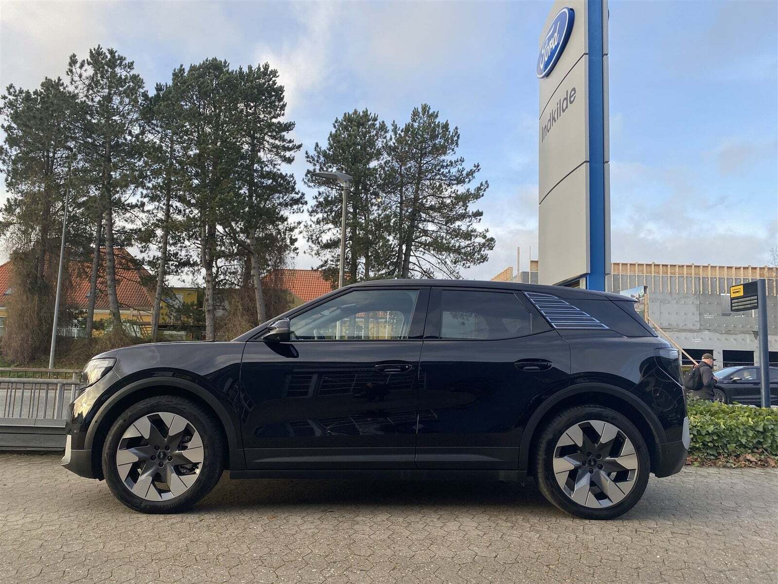 Ford Explorer 82 Premium Extended Range