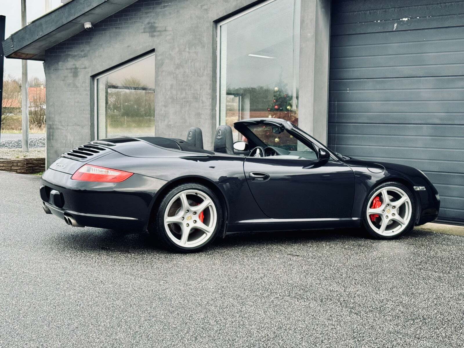 Blå Porsche 911 Carrera S fra 2005