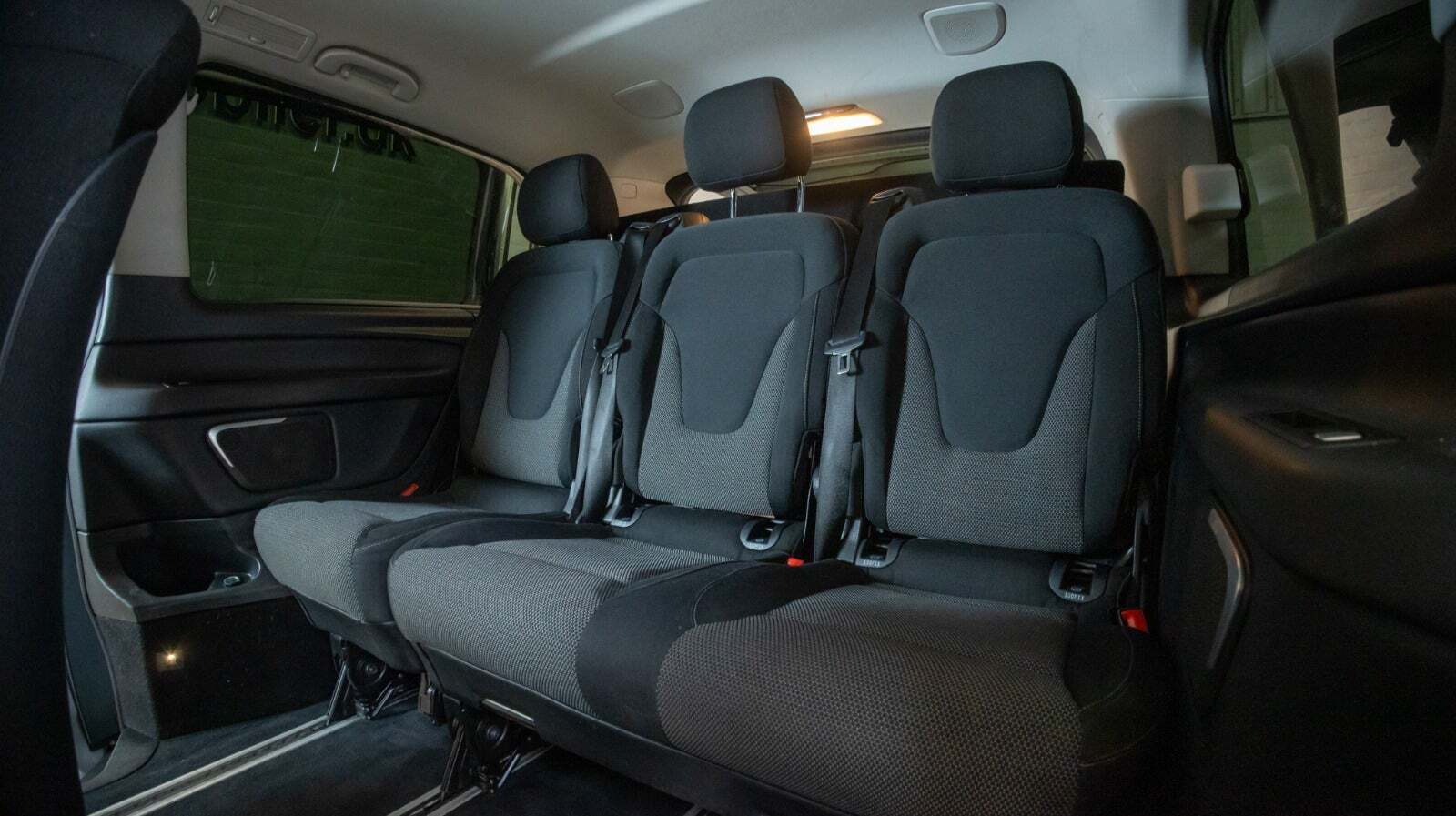 Hvid Mercedes V220 d fra 2015