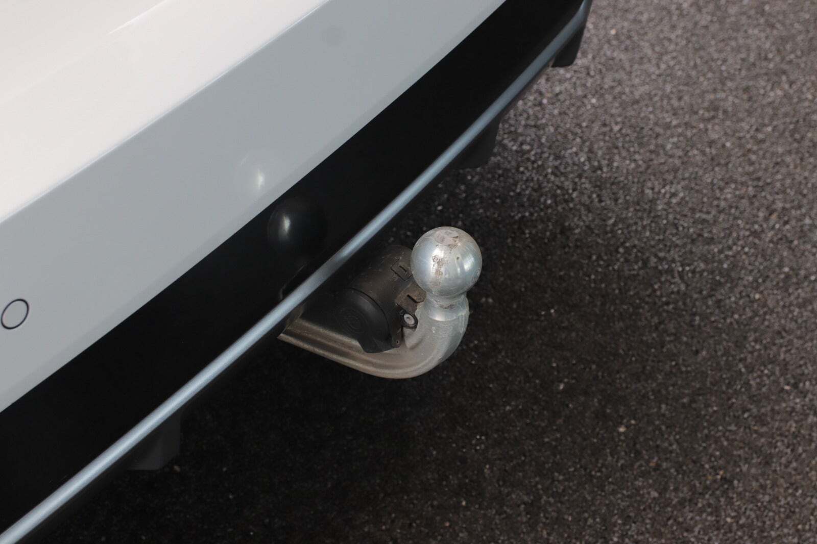 Hvid BMW iX3 fra 2023