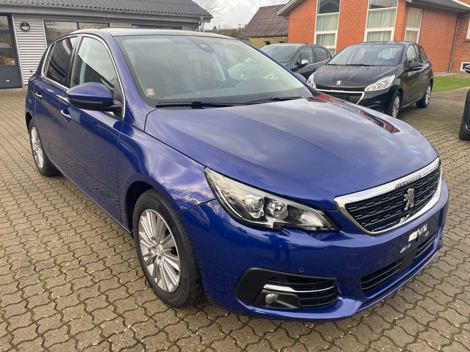 Peugeot 308 1,5 BlueHDi 130 Selection Sky