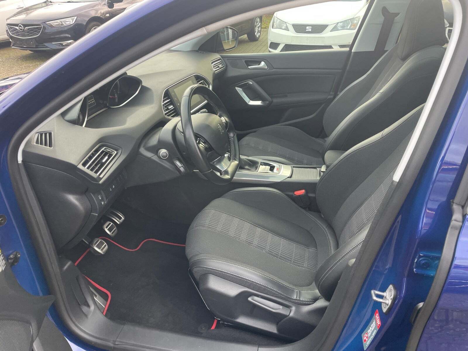 Peugeot 308 1,5 BlueHDi 130 Selection Sky