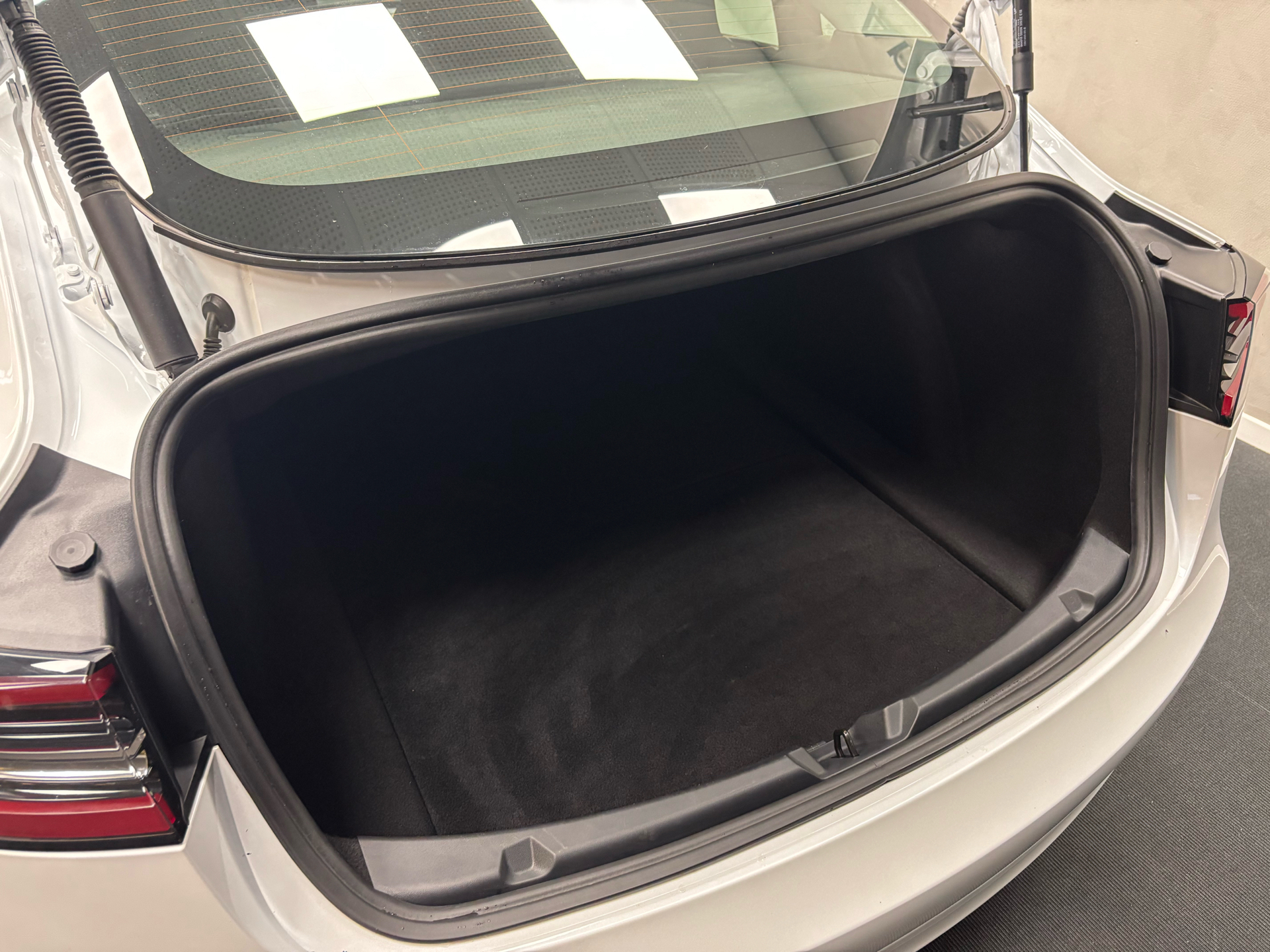 Tesla Model 3 EL 283HK Aut.