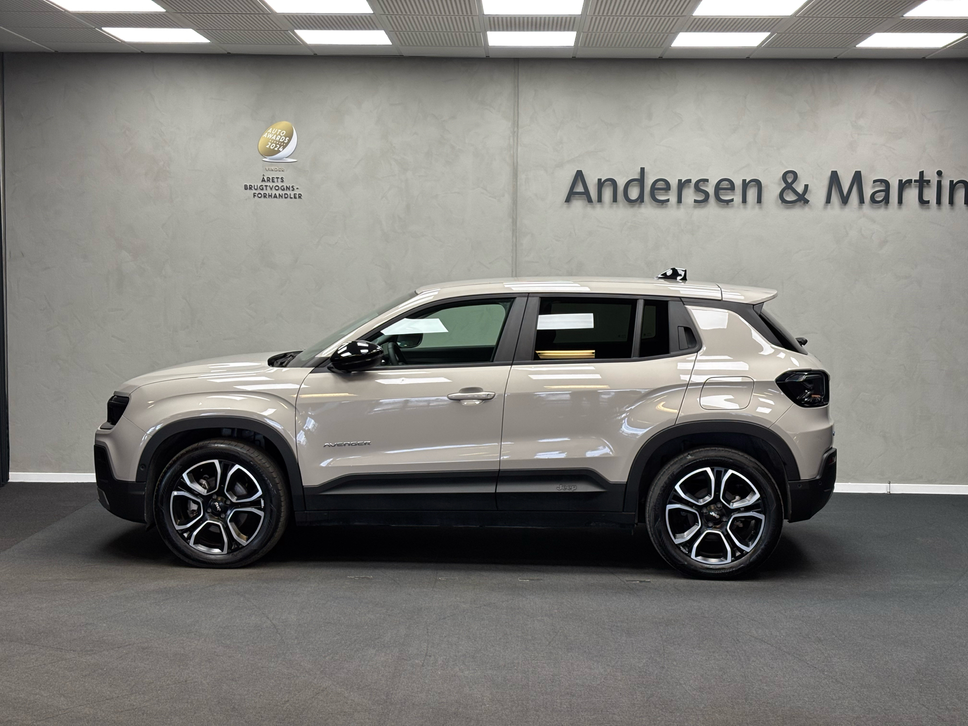 Jeep Avenger EL Summit 156HK 5d Aut.