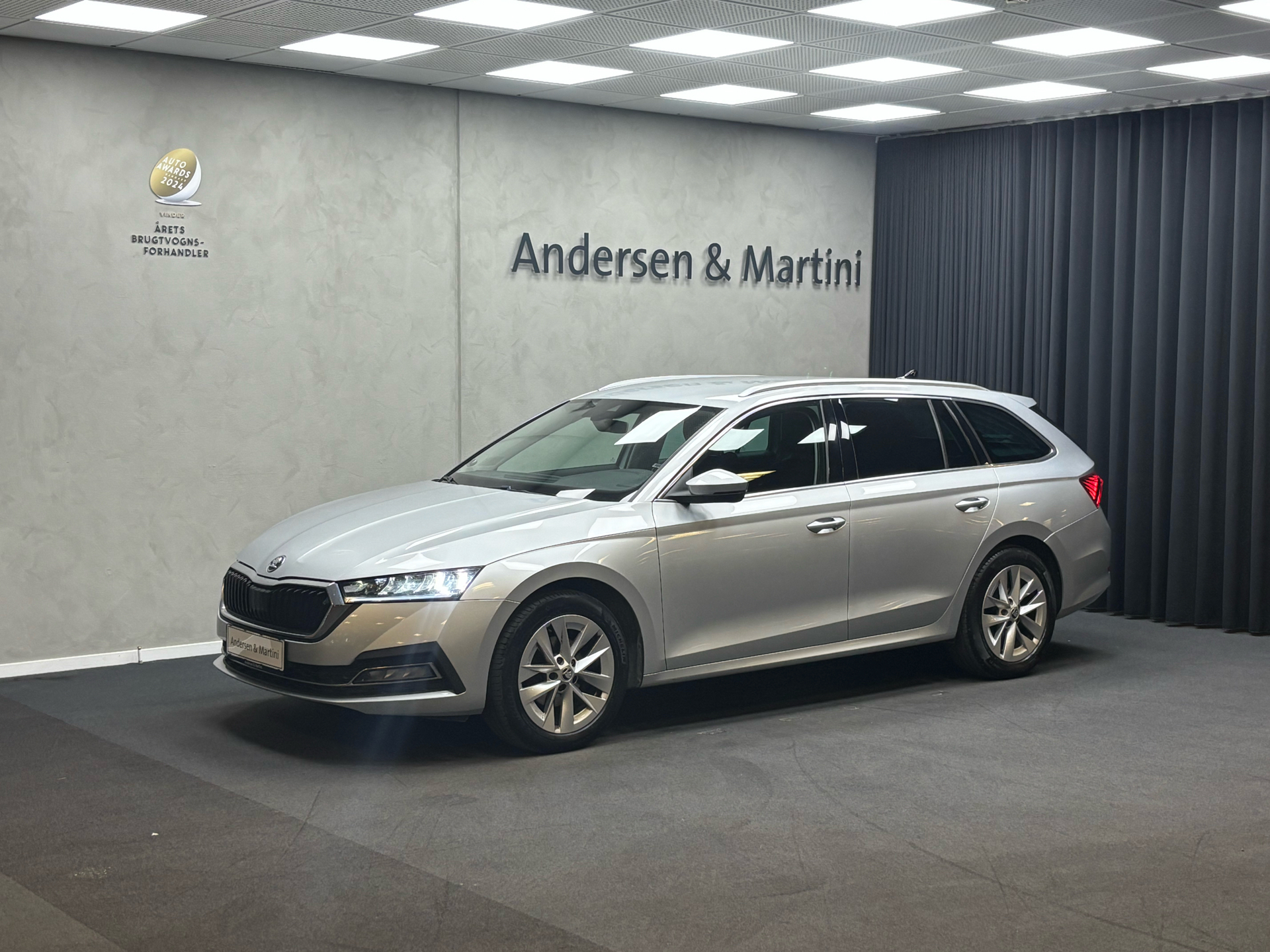 Sølv Skoda Octavia fra 2020 set udefra