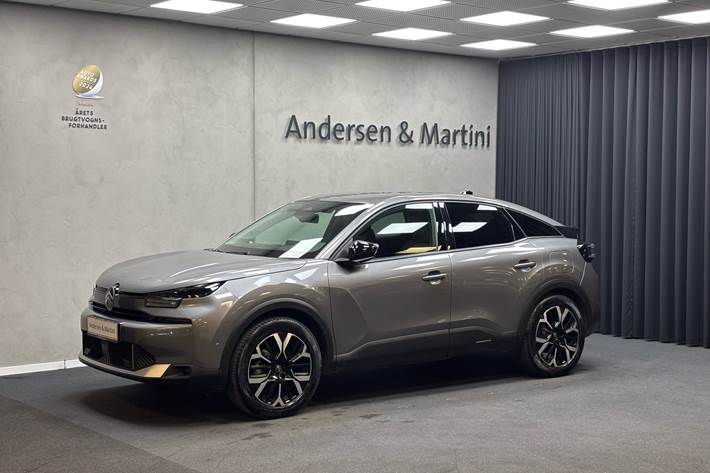 Grå Citroën ë-C4 fra 2025 set udefra