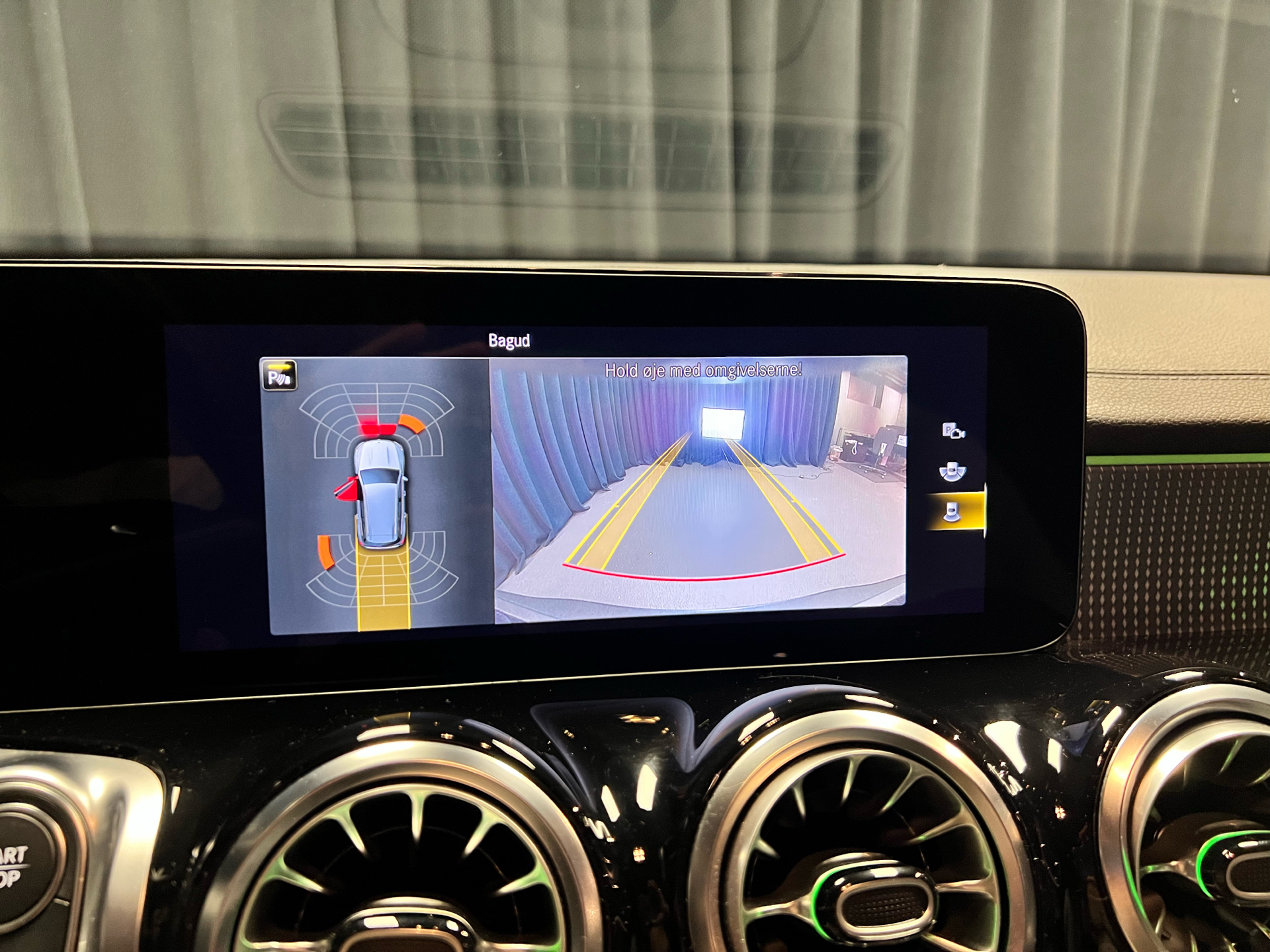 Grå Mercedes EQB 250+ fra 2023