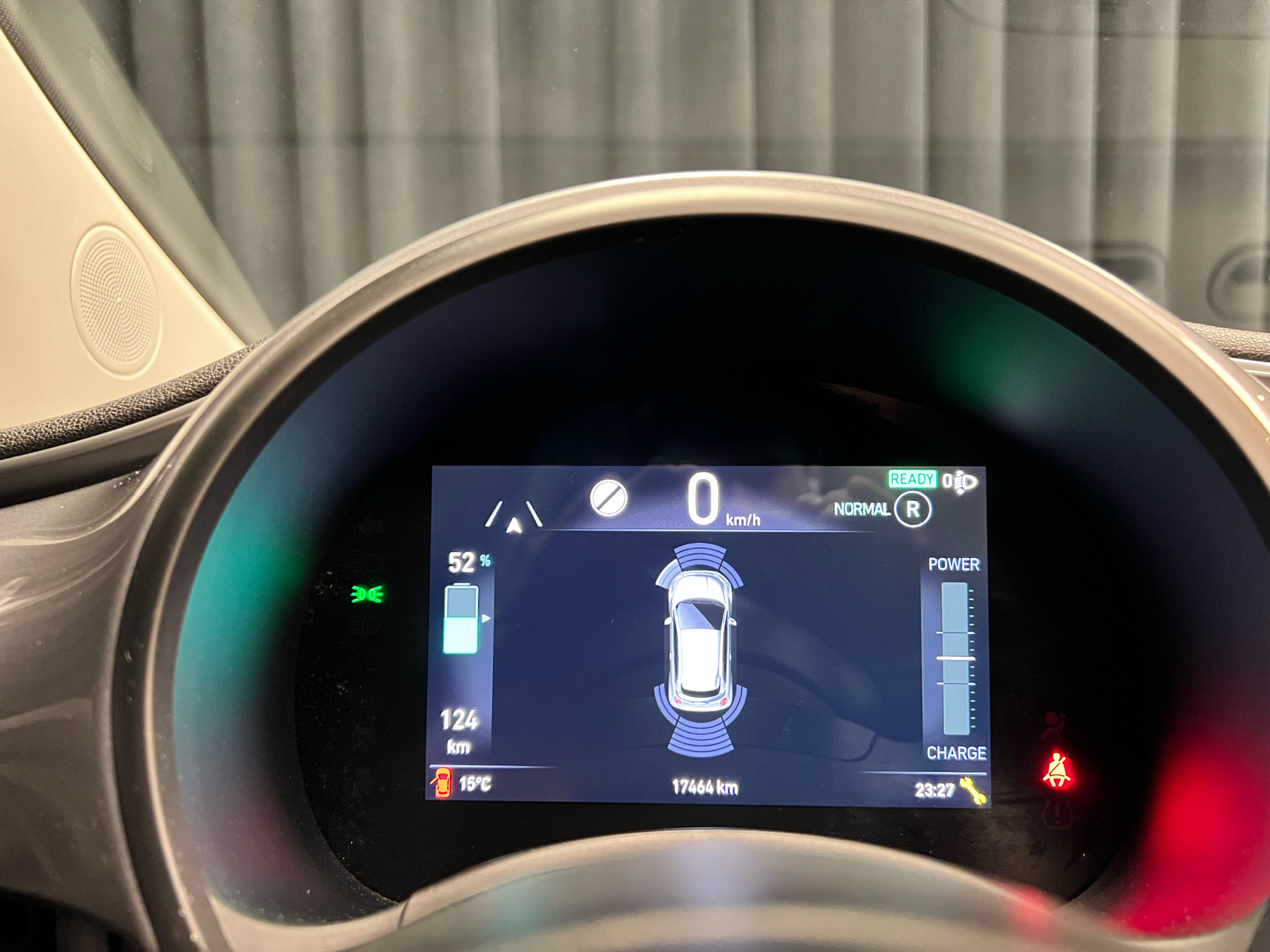 Grå Fiat 500e fra 2023