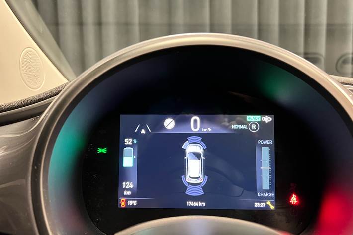 Grå Fiat 500e fra 2023