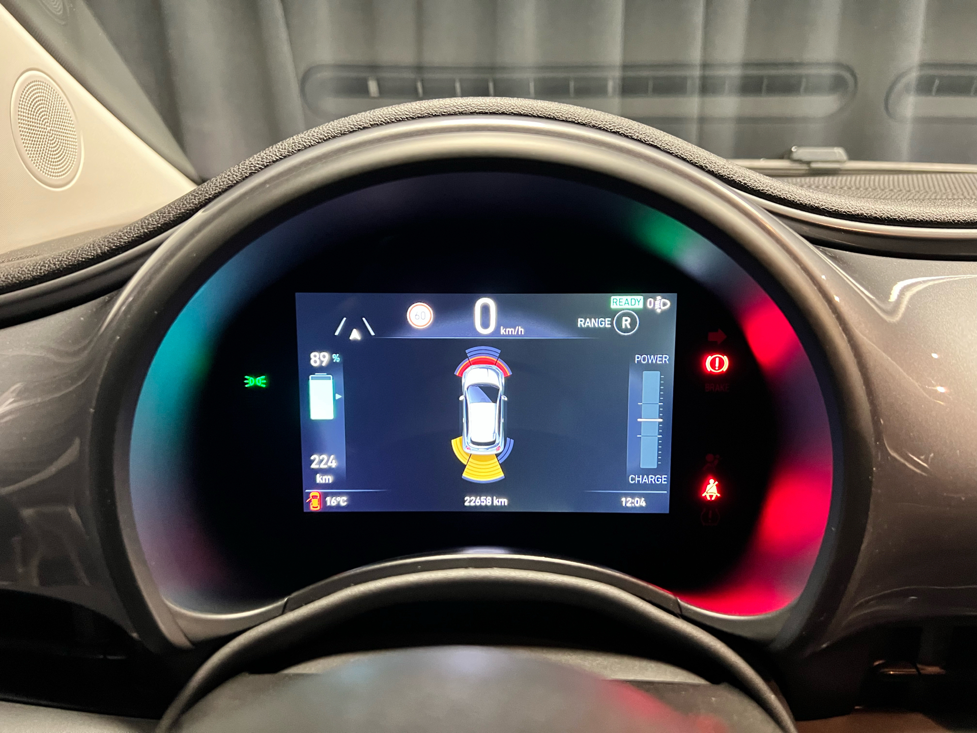 Grå Fiat 500e fra 2023