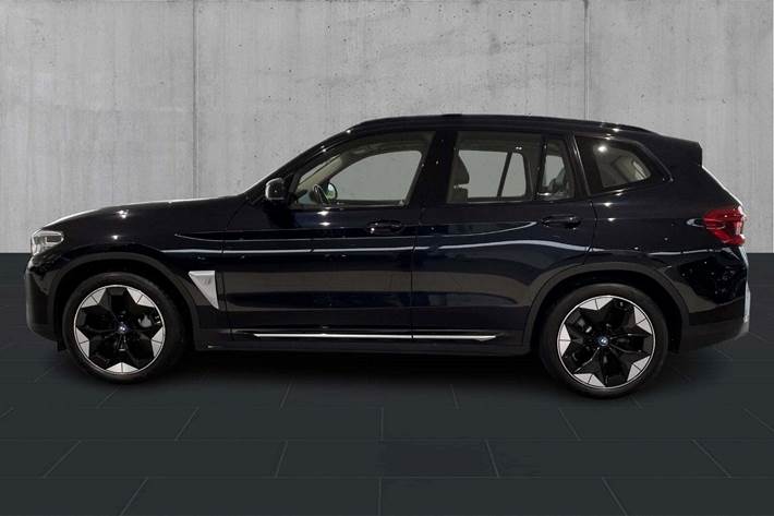 Sort BMW iX3 fra 2021