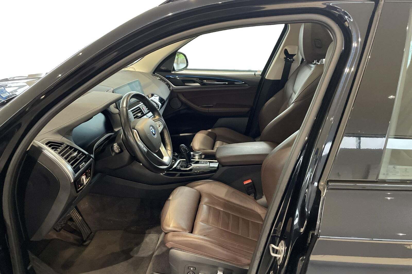 BMW iX3 Charged Plus