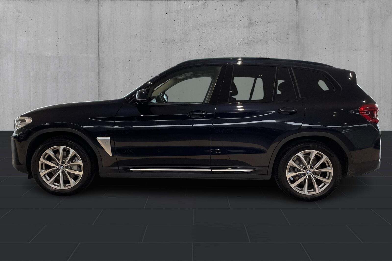 BMW iX3 Charged