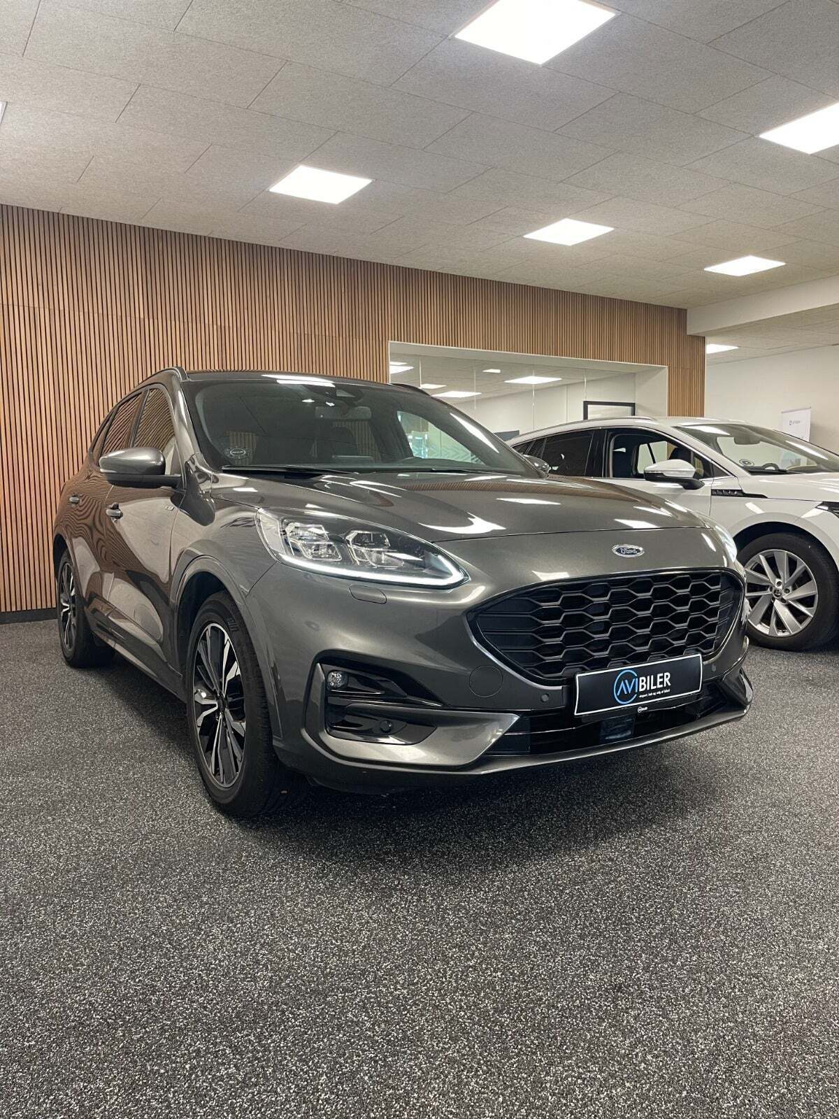 Ford Kuga 2,5 PHEV ST-Line X CVT