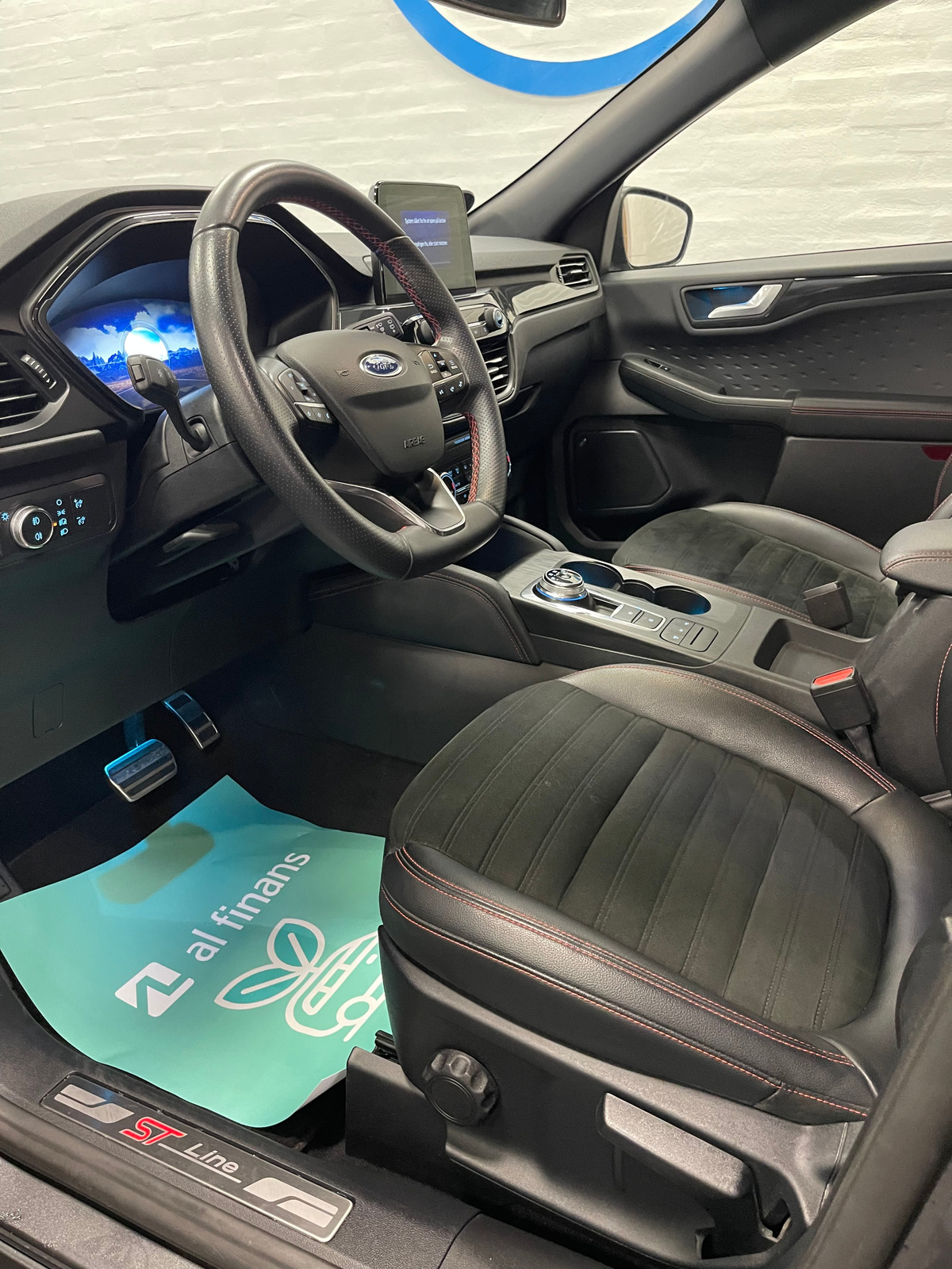 Ford Kuga 2,5 PHEV ST-Line X CVT