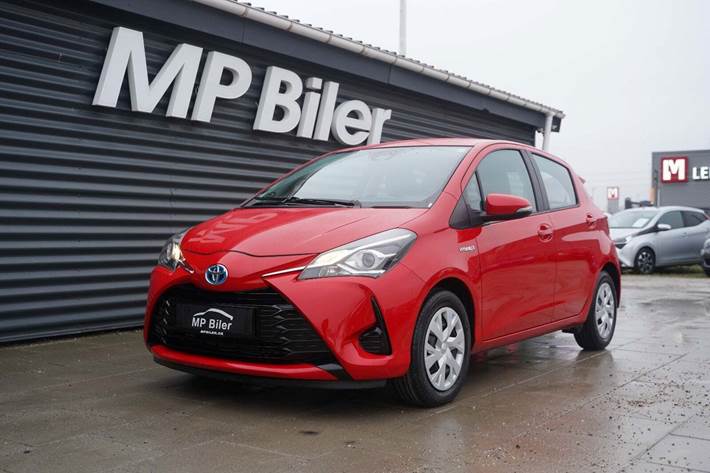 Rød Toyota Yaris fra 2020 set udefra