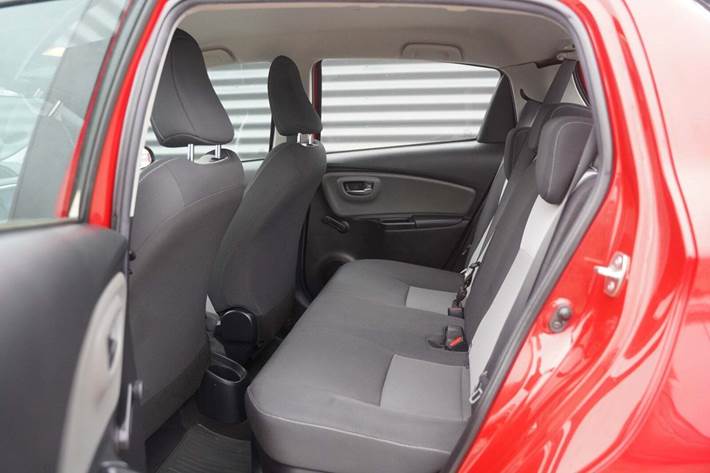 Rød Toyota Yaris fra 2020