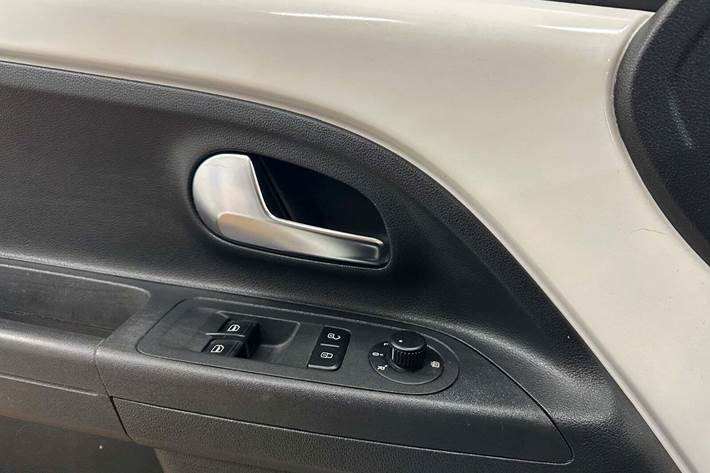 Hvid VW UP! fra 2018