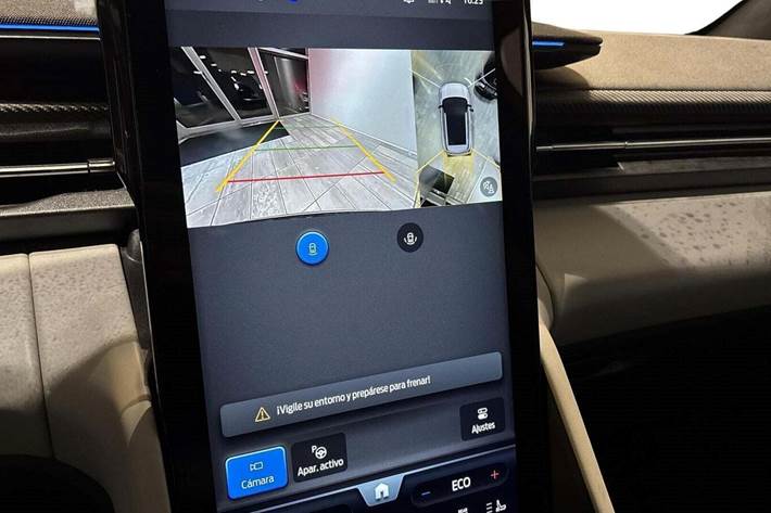 Blå Ford Explorer fra 2025