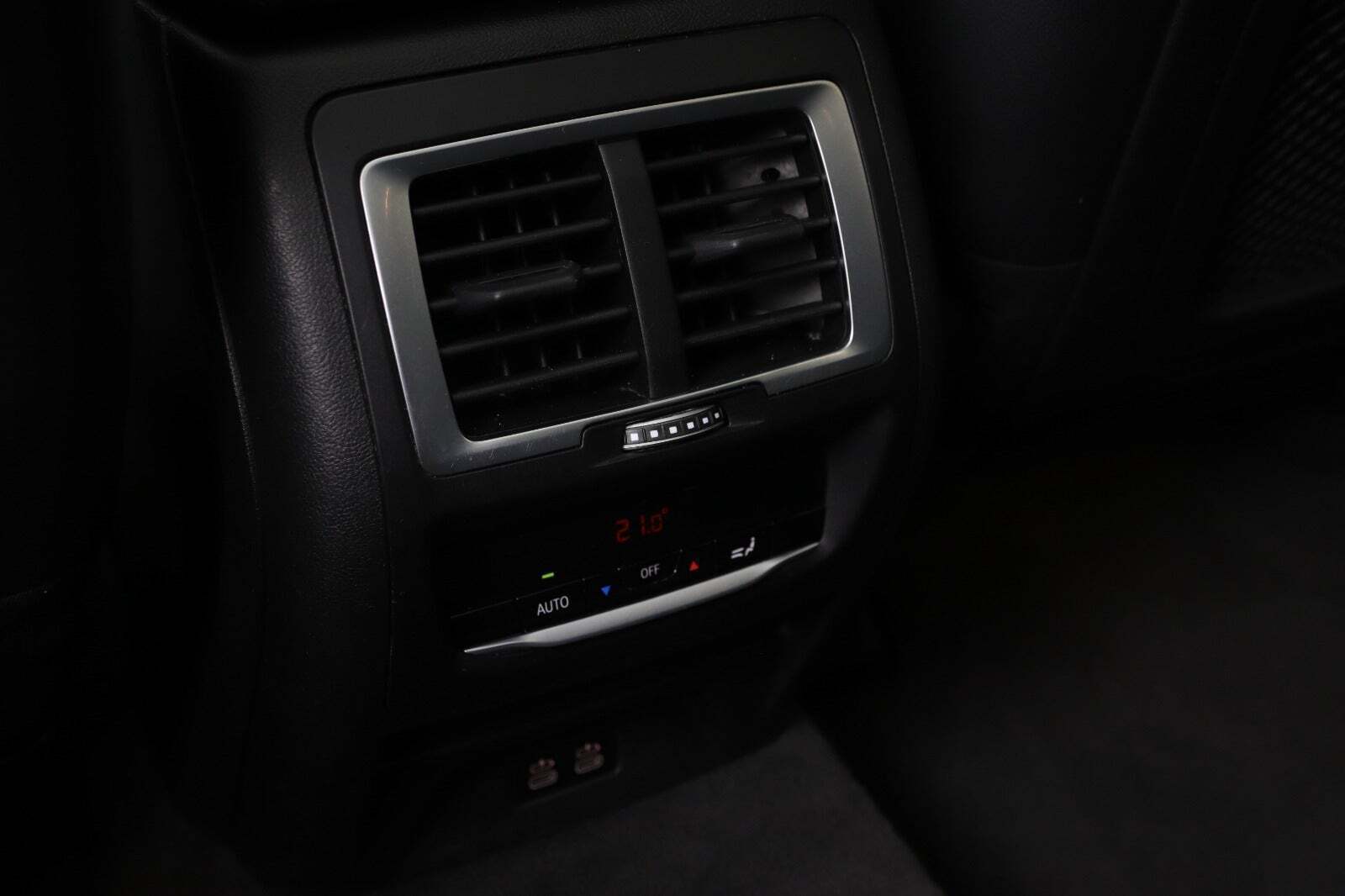 Sort BMW iX3 fra 2023