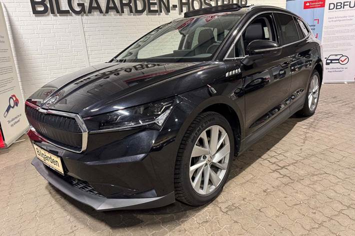 Sort Skoda Enyaq fra 2022 set udefra