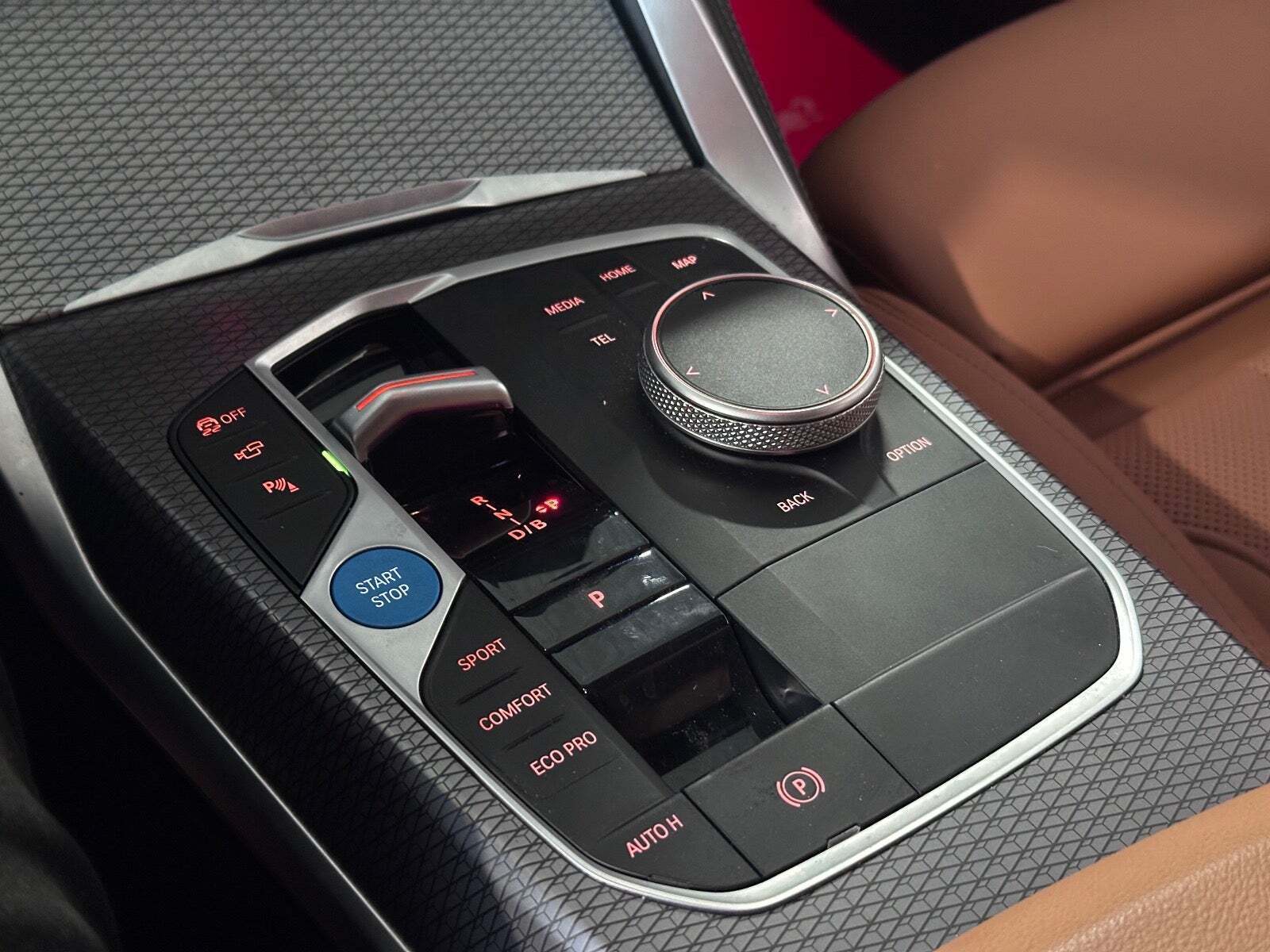 Hvid BMW i4 fra 2024