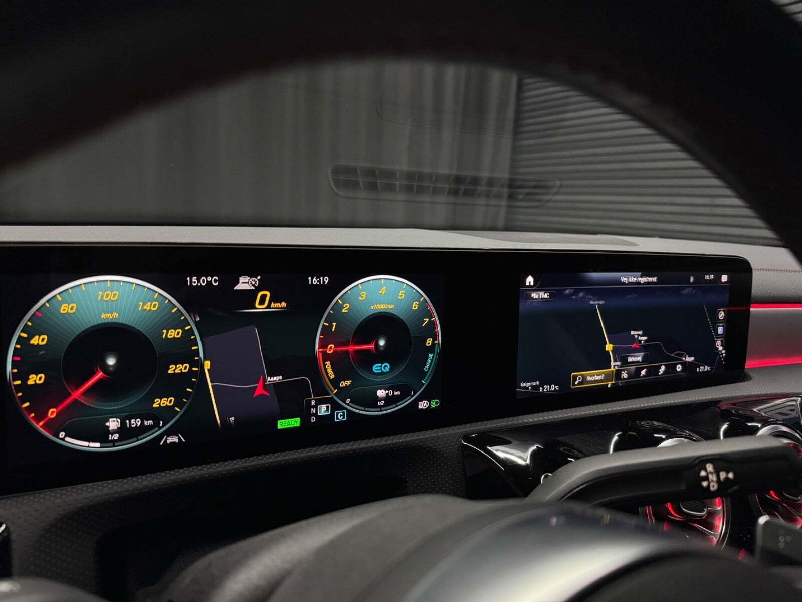 Grå Mercedes CLA250 e fra 2021