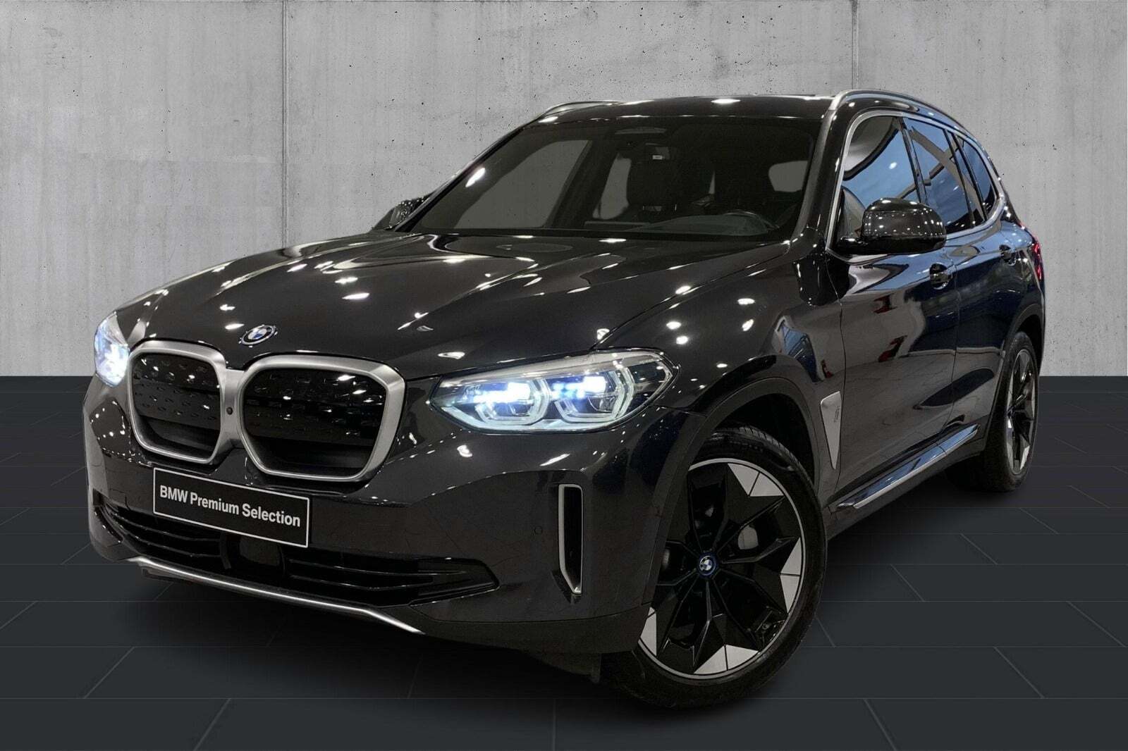 BMW iX3 Charged Plus