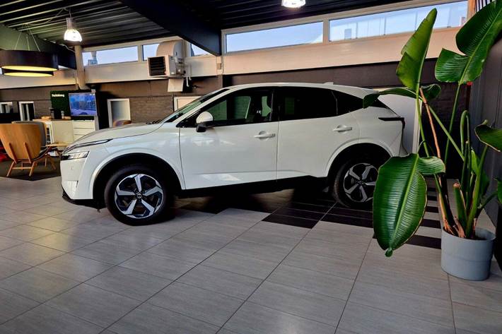 Hvid Nissan Qashqai fra 2021