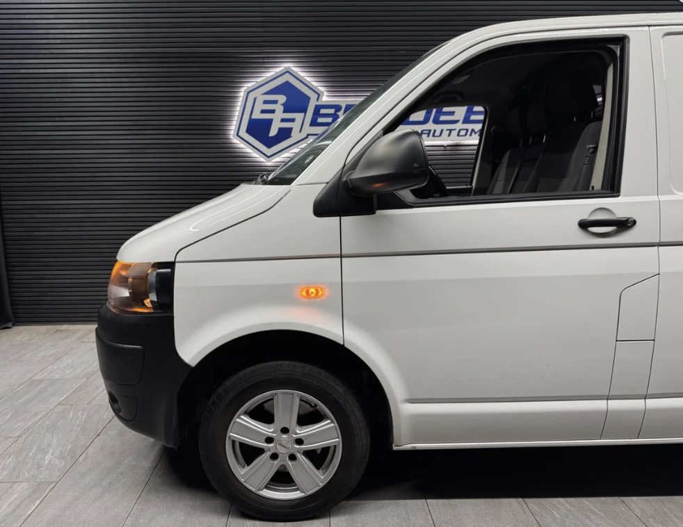 VW Transporter 2,0 TDi 114 Kassevogn lang