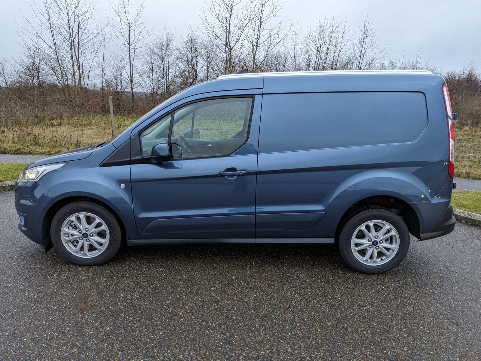 Ford Transit Connect 1,5 EcoBlue Limited aut. kort