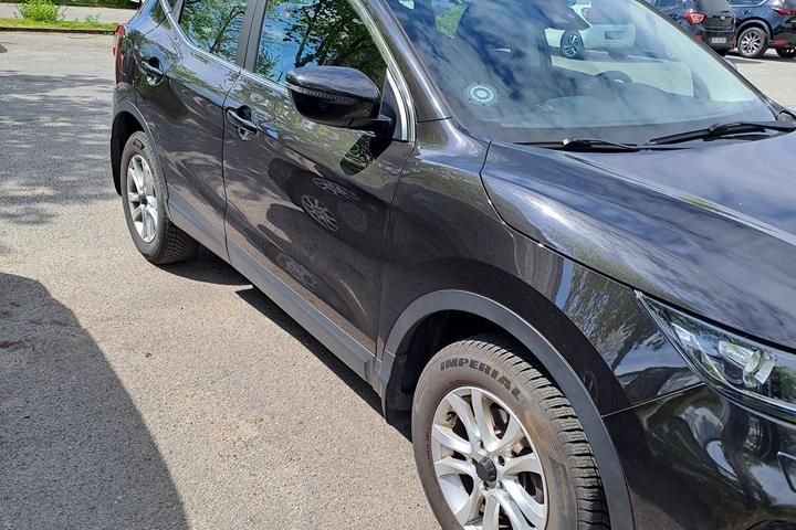 Sort Nissan Qashqai fra 2019