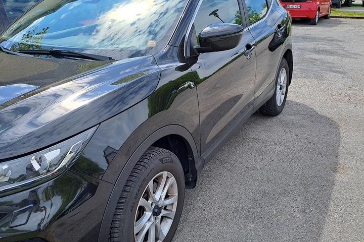 Sort Nissan Qashqai fra 2019
