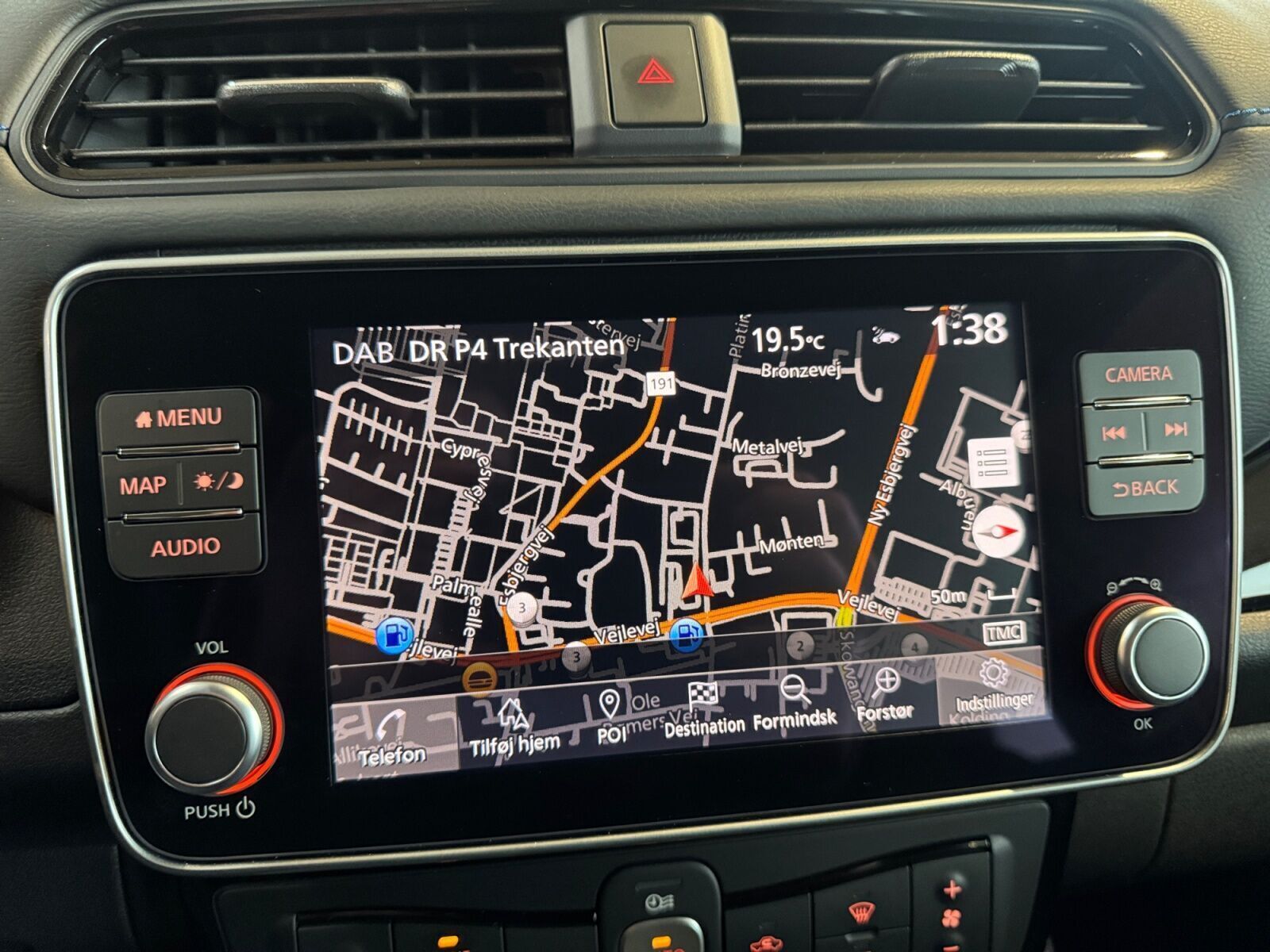 Rød Nissan Leaf fra 2023