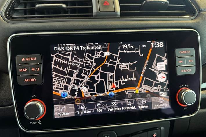 Rød Nissan Leaf fra 2023