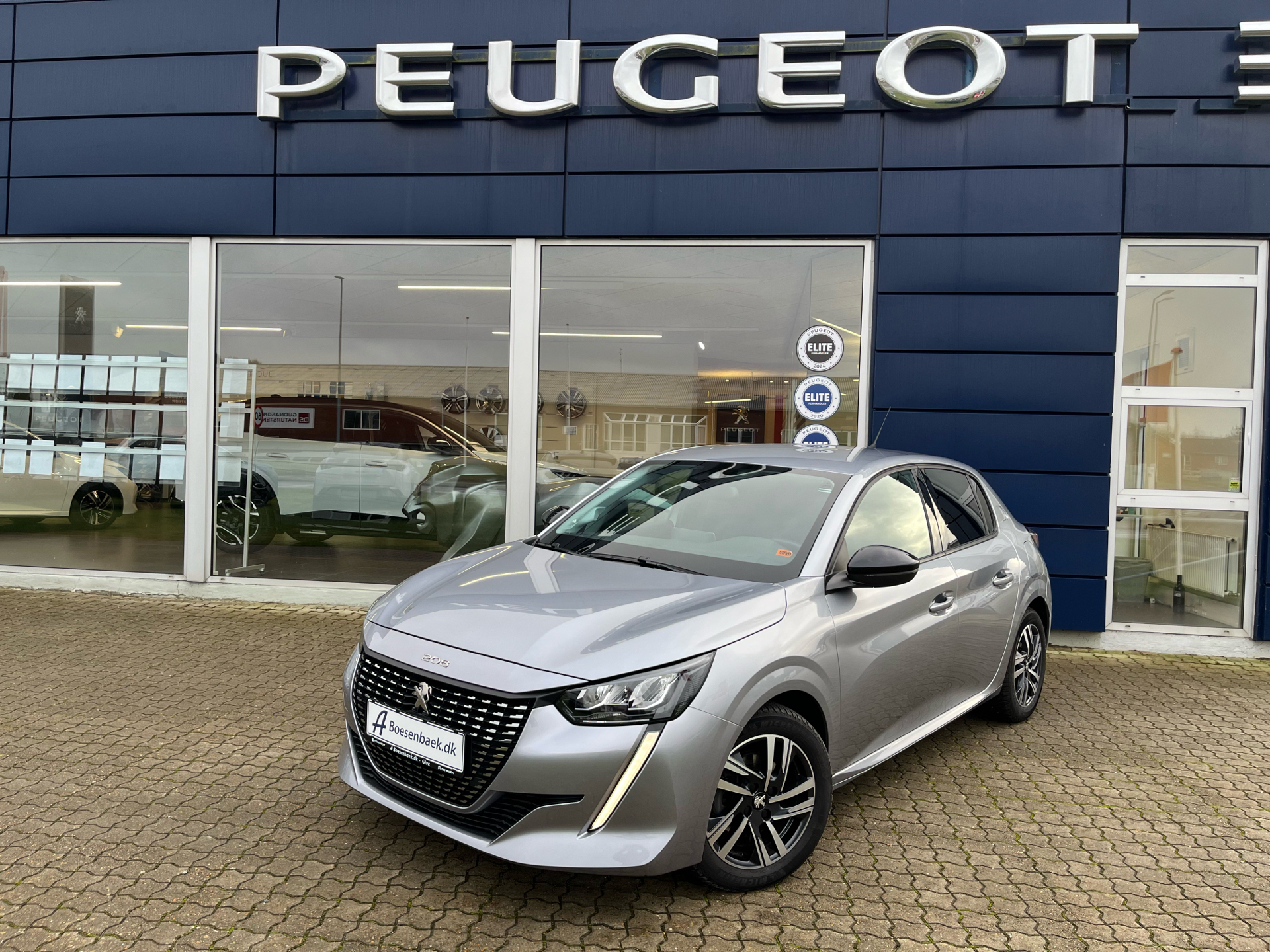 Peugeot 208 1,2 PureTech Allure 100HK 5d 6g