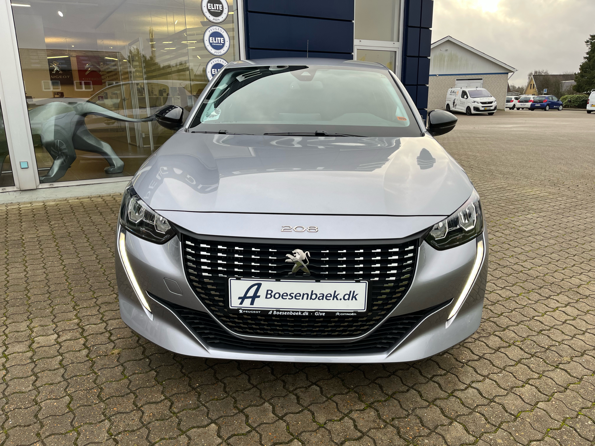 Peugeot 208 1,2 PureTech Allure 100HK 5d 6g