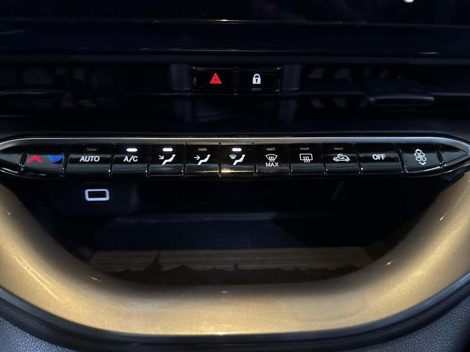 Grøn Fiat 500e fra 2023